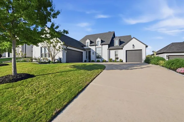 $615,000 | 3012 Nob Hill Drive, Burleson, TX 76028