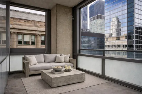 $485,000 | 8 East Randolph Street, Unit 1208, Chicago, IL 60601