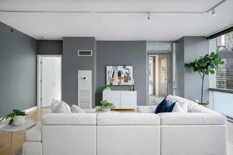 $485,000 | 8 East Randolph Street, Unit 1208, Chicago, IL 60601
