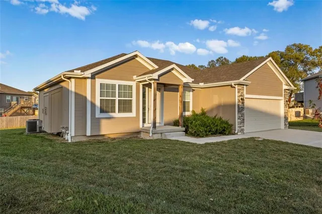 $380,000 | 605 Poplar Court, Belton, MO 64012