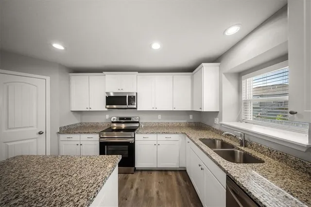 $380,000 | 605 Poplar Court, Belton, MO 64012