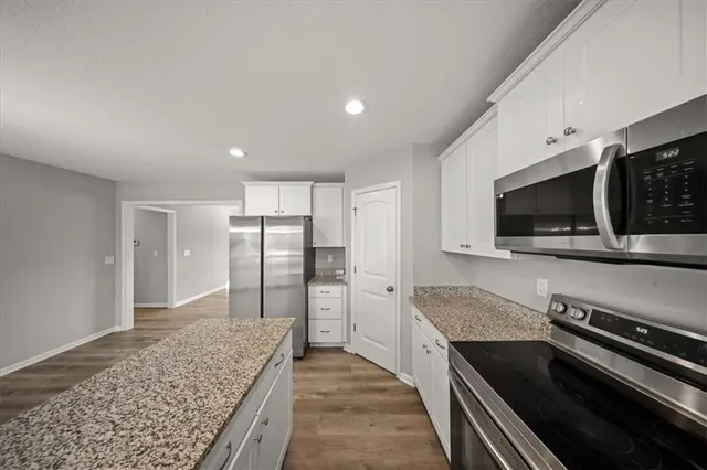 $380,000 | 605 Poplar Court, Belton, MO 64012