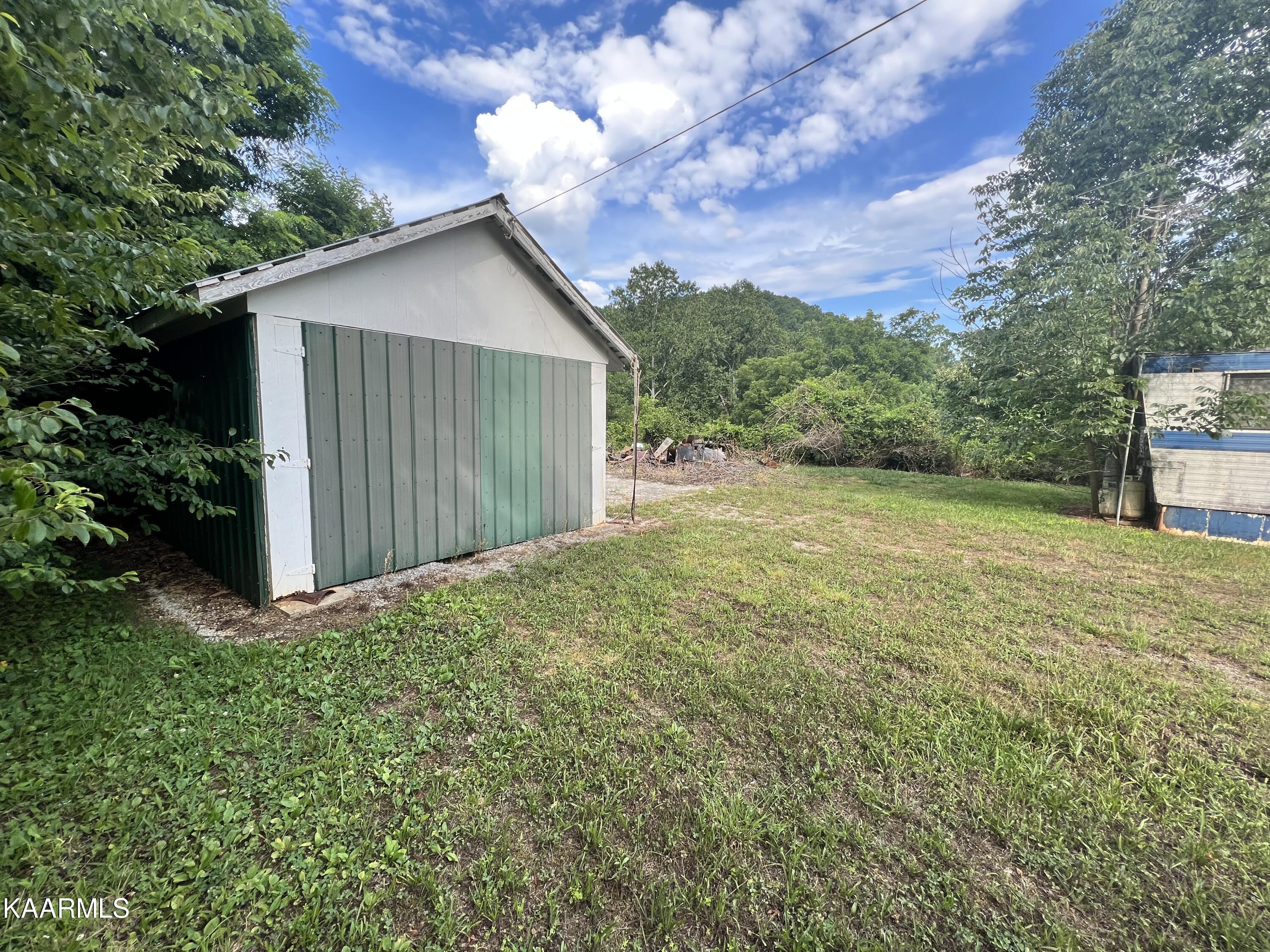 905 Straight Branch Road Speedwell, TN 37870 - Photo 4 of 7 IMG_4506