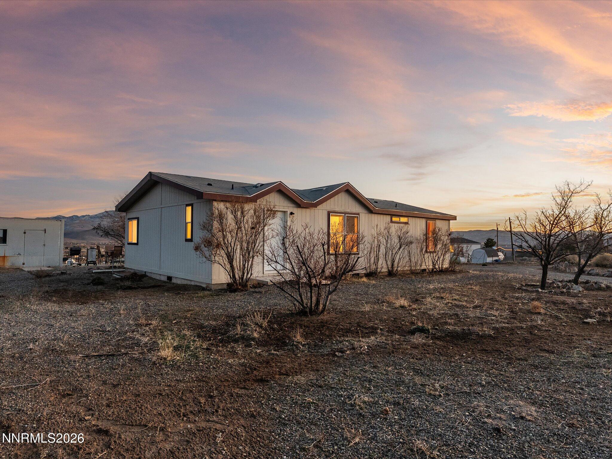 208 Julie Way Dayton, NV 89403 - Photo 5 of 50 09-208 Julie Way-108
