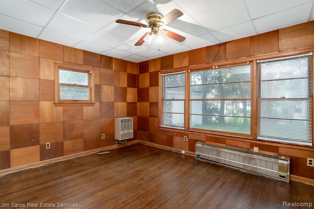 2013 Vernier Road Grosse Pointe Woods, MI 48236 - Photo 11 of 14