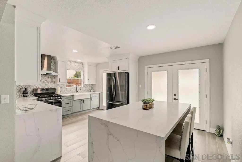 3034 Helix Street Spring Valley, CA 91977 - Photo 2 of 26 Gallery Image 2