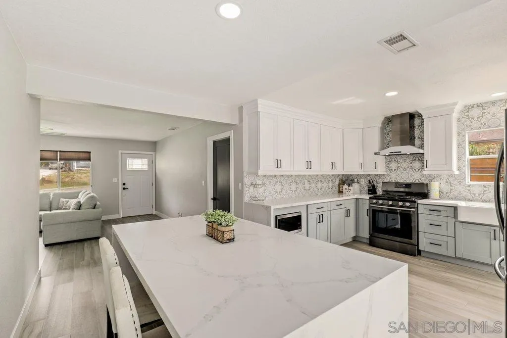 3034 Helix Street Spring Valley, CA 91977 - Photo 3 of 26 Gallery Image 3