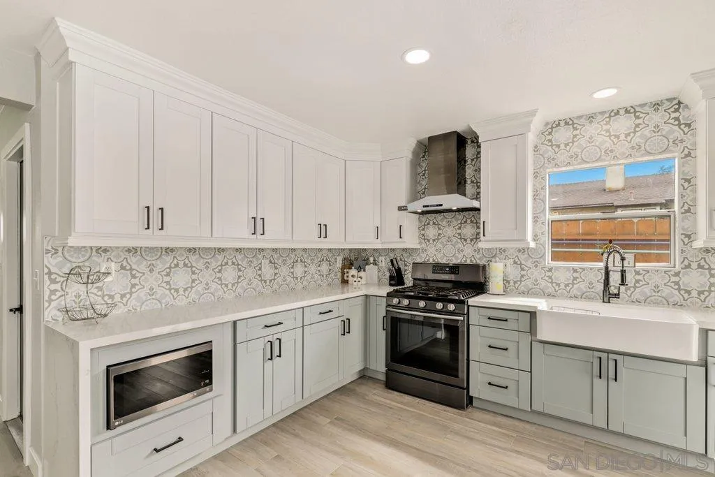 3034 Helix Street Spring Valley, CA 91977 - Photo 4 of 26 Gallery Image 4