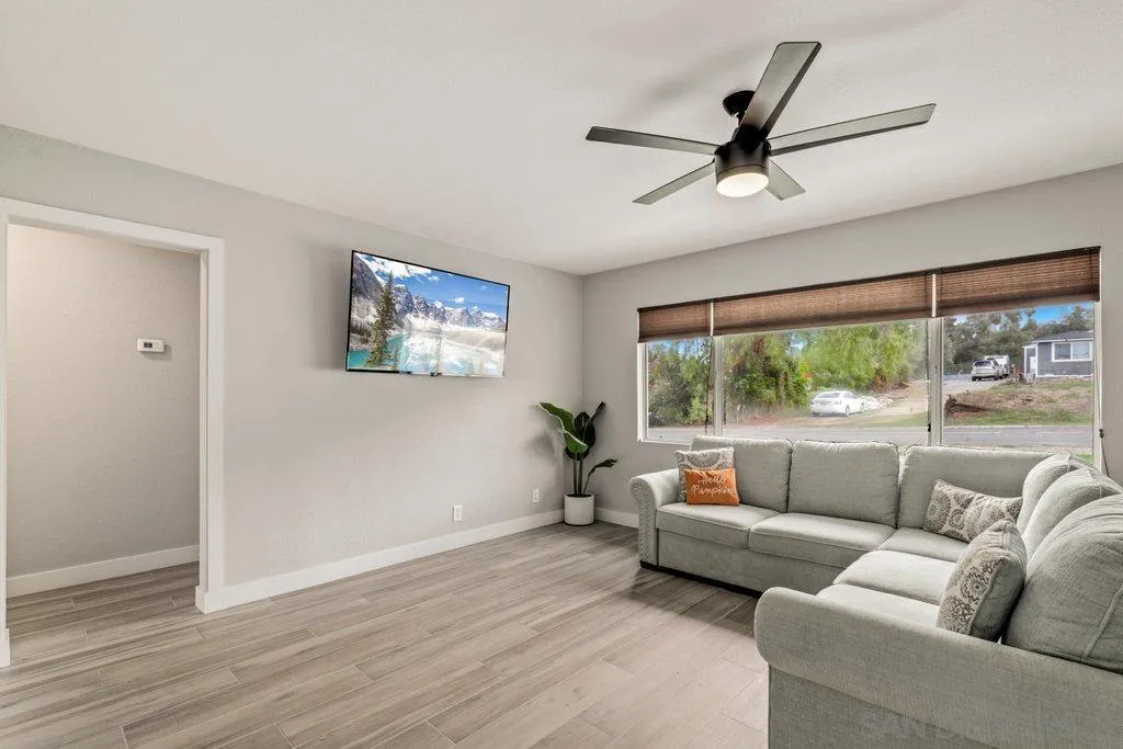 3034 Helix Street Spring Valley, CA 91977 - Photo 8 of 26 Gallery Image 8