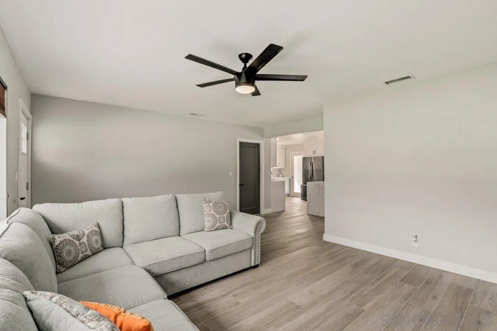 3034 Helix Street Spring Valley, CA 91977 - Photo 9 of 26 Gallery Image 9