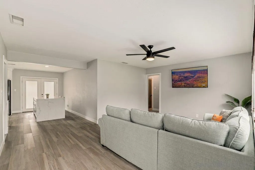 3034 Helix Street Spring Valley, CA 91977 - Photo 10 of 26 Gallery Image 10