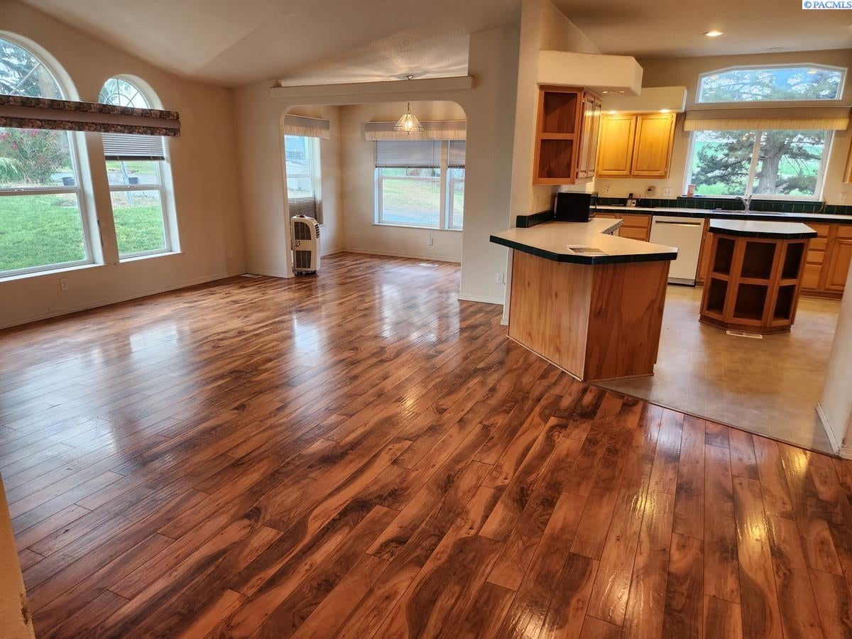 1151 Gene Webb Road St. John, WA 99171 - Photo 8 of 38 Gallery Image 8