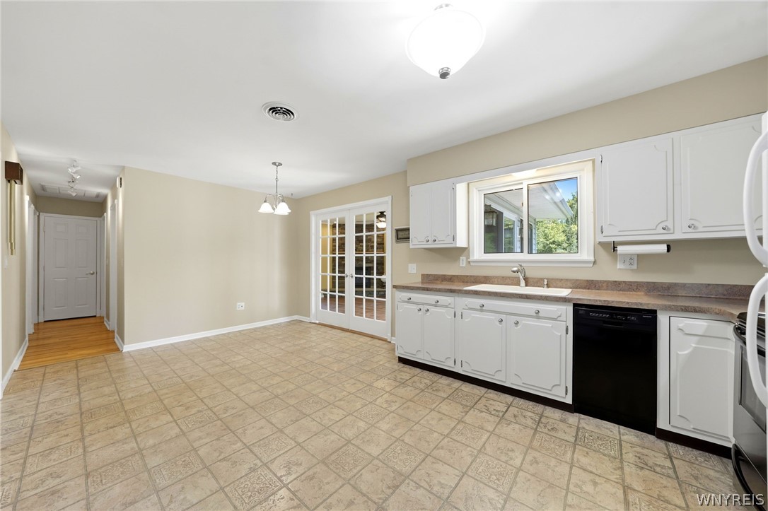 5495 Irish Road North Tonawanda, NY 14120 - Photo 14 of 46