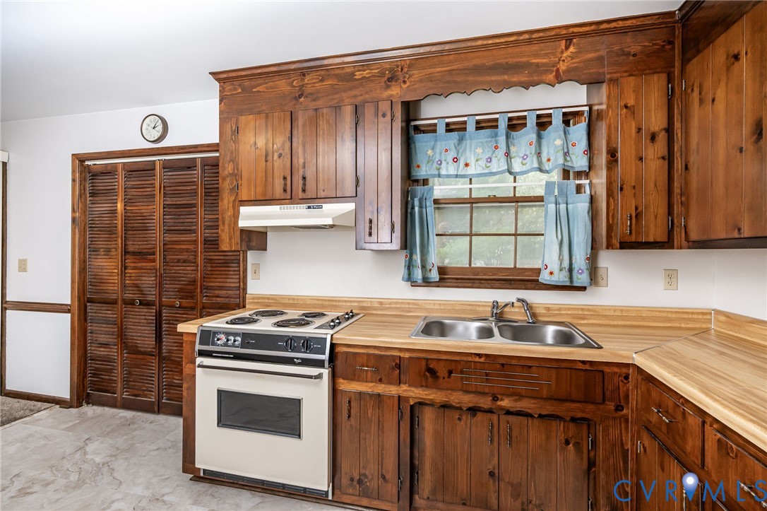 11308 Walton Lake Road Disputanta, VA 23842 - Photo 14 of 29