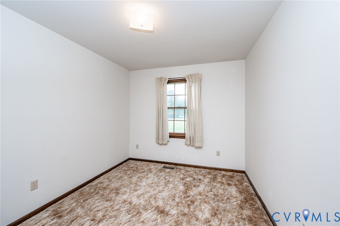 11308 Walton Lake Road Disputanta, VA 23842 - Photo 22 of 29