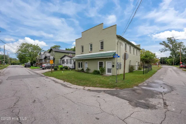 $250,000 | 700 2nd Avenue, New Bern, NC 28560
