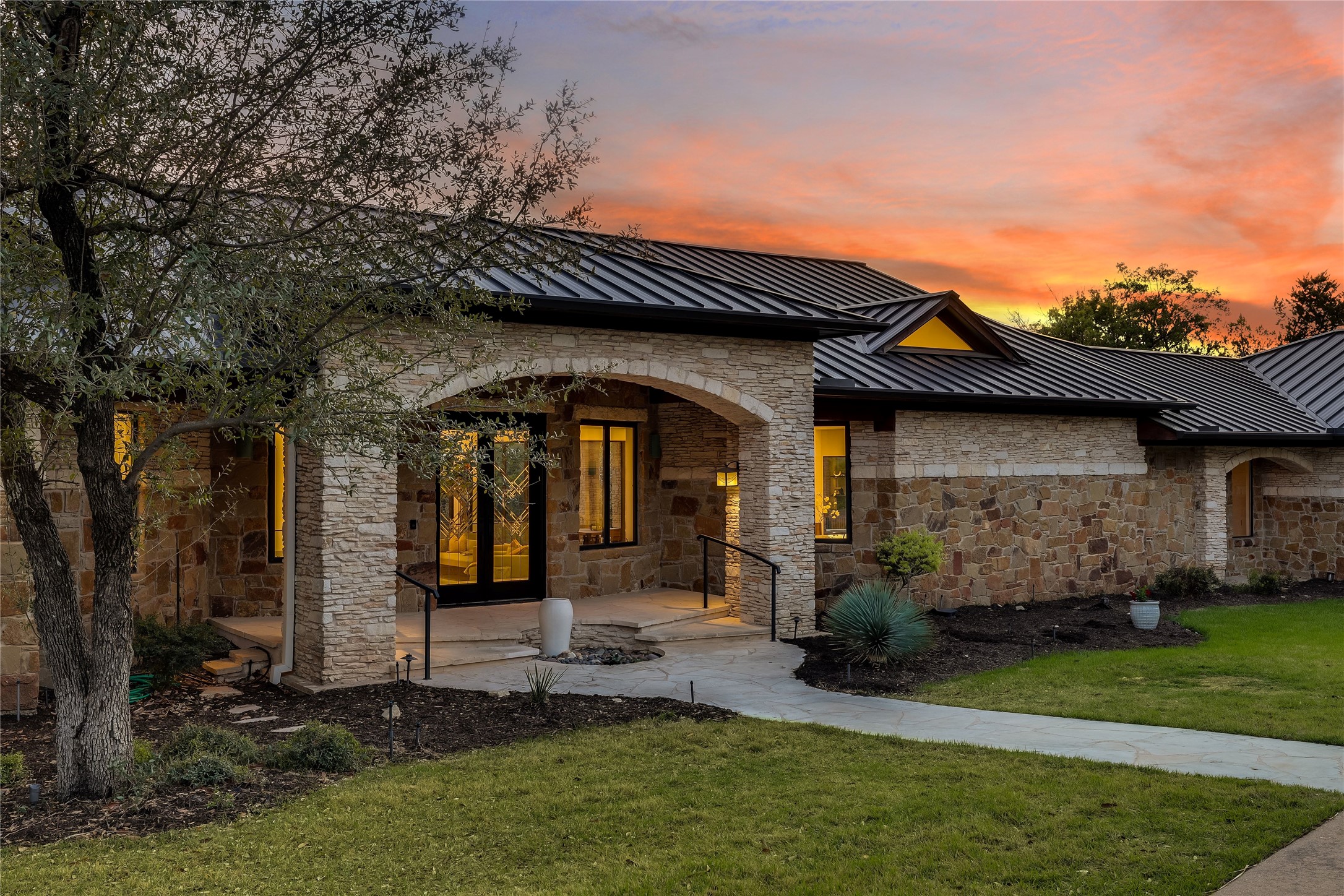1016 Wild Basin Ledge Austin, TX 78746 - Photo 36 of 38 View of front of home
