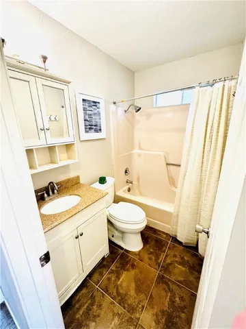 $1,700 | 2801 Erie Drive, Corpus Christi, TX 78414