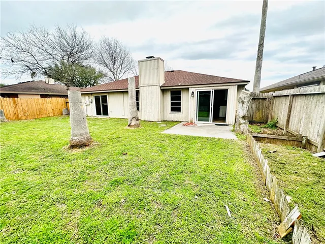 $1,700 | 2801 Erie Drive, Corpus Christi, TX 78414