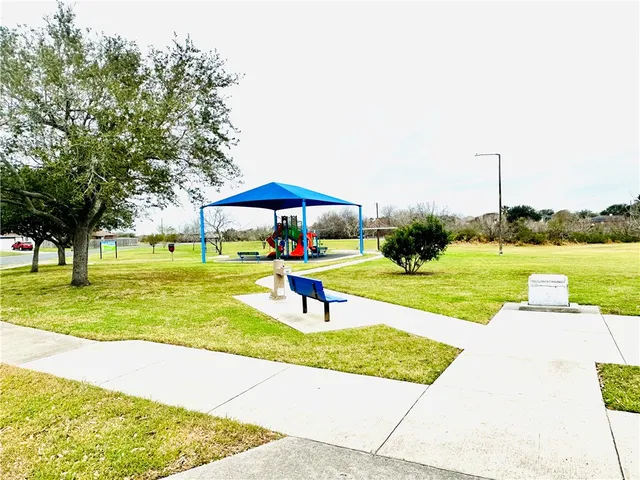 $1,700 | 2801 Erie Drive, Corpus Christi, TX 78414