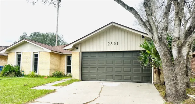 $1,700 | 2801 Erie Drive, Corpus Christi, TX 78414