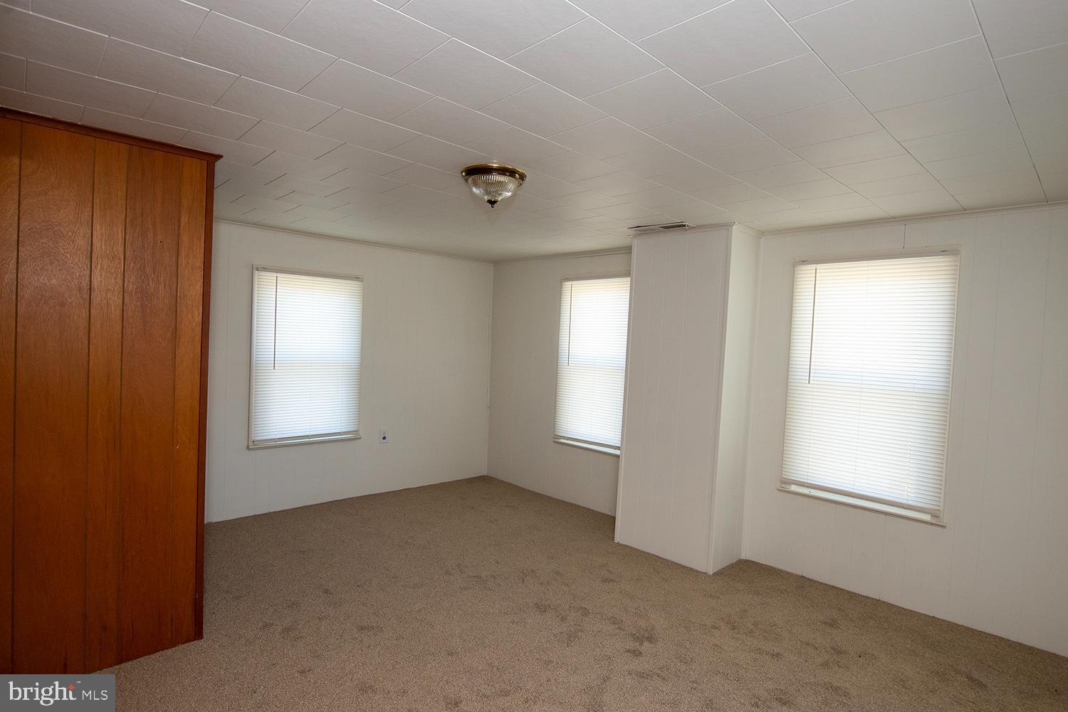 34463 Rider Road Delmar, DE 19940 - Photo 31 of 47 an empty room with windows