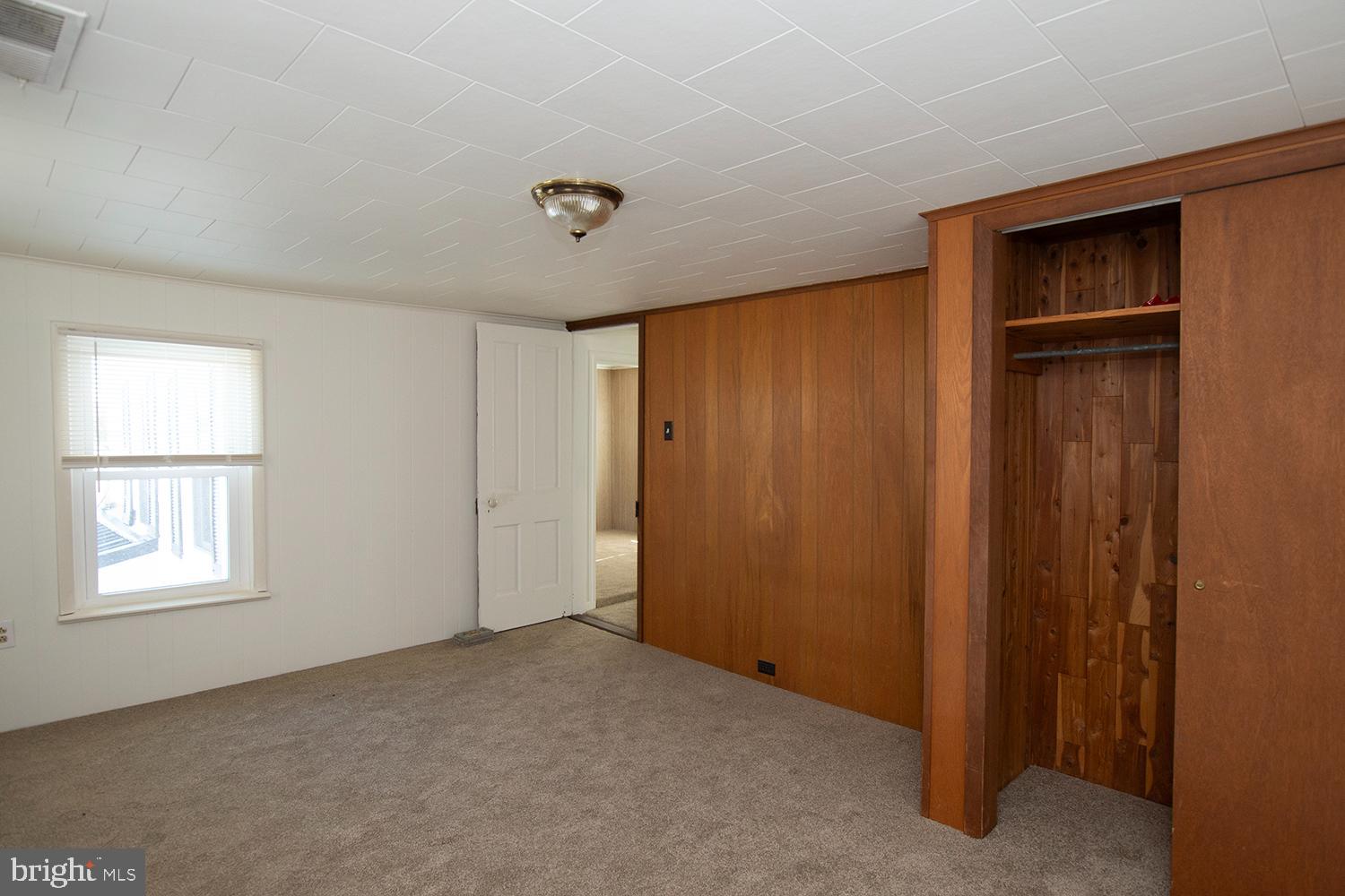 34463 Rider Road Delmar, DE 19940 - Photo 32 of 47 an empty room with windows