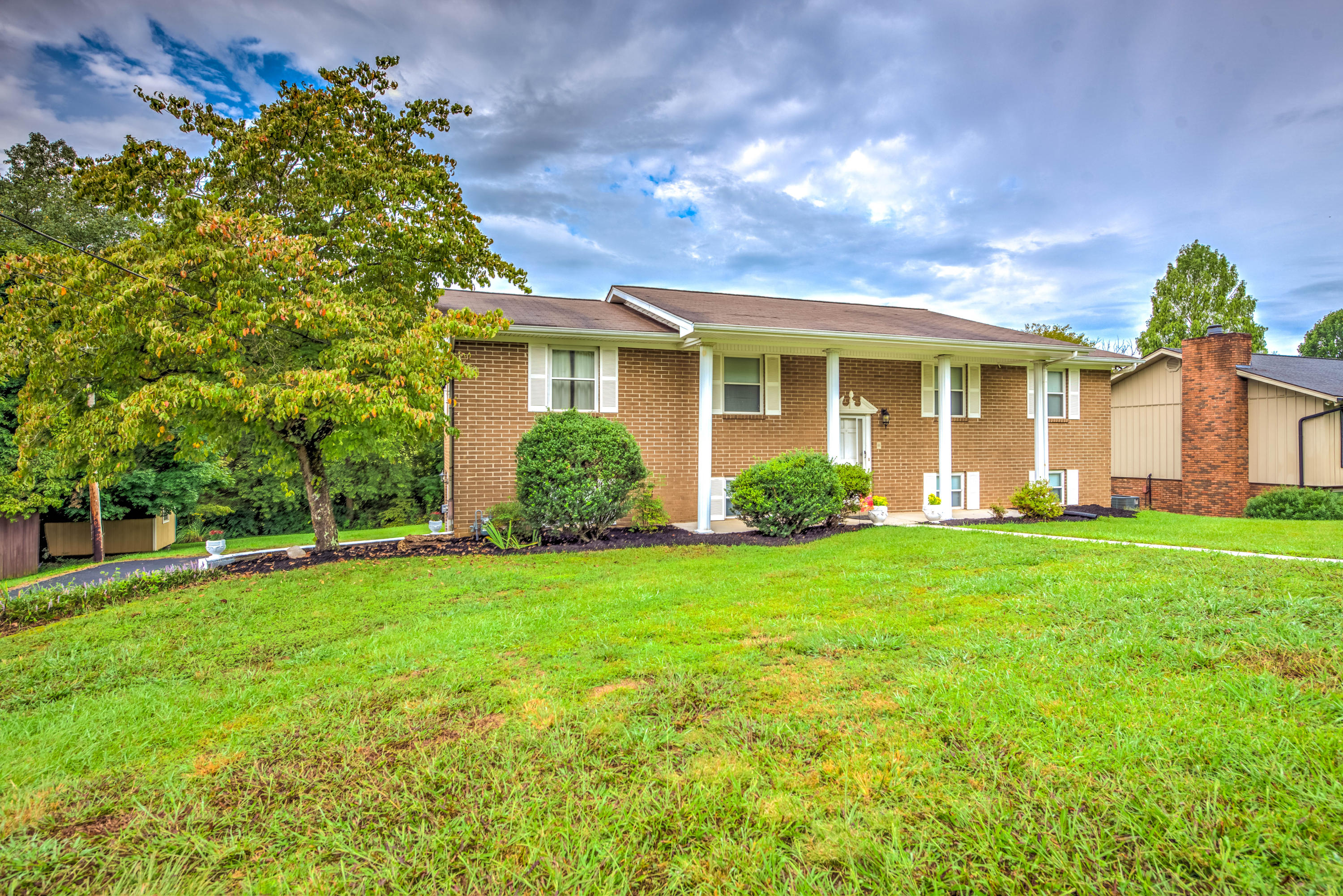 7621 Cedarcrest Road Knoxville, TN 37938 - Photo 2 of 31 2