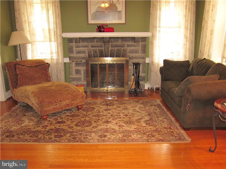 113 Kent Road Springfield, PA 19064 - Photo 5 of 18