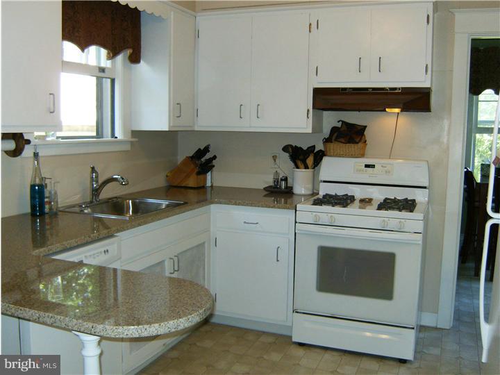 113 Kent Road Springfield, PA 19064 - Photo 9 of 18