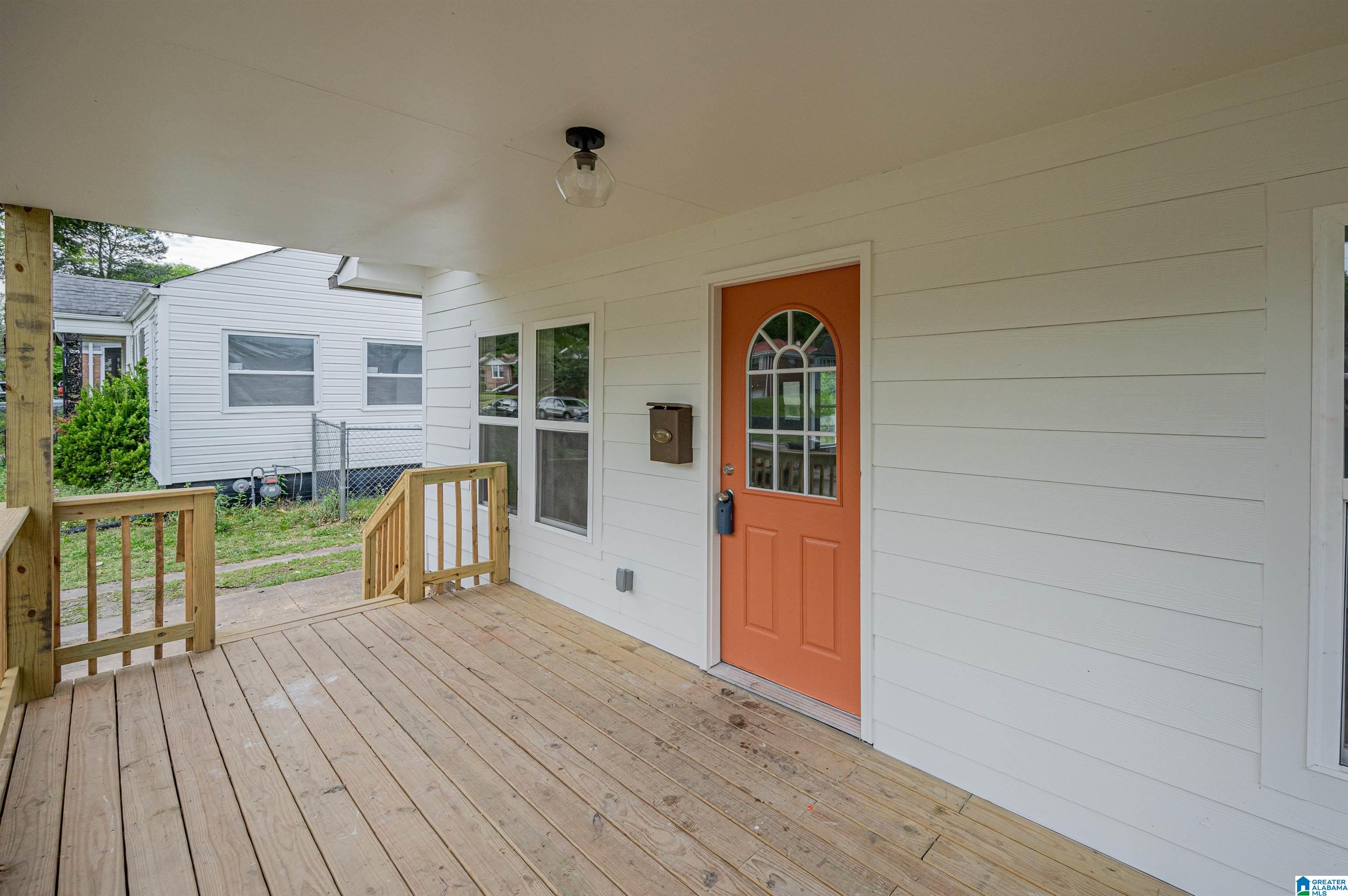 932 Valley Rd Place Birmingham, AL 35208 - Photo 5 of 32