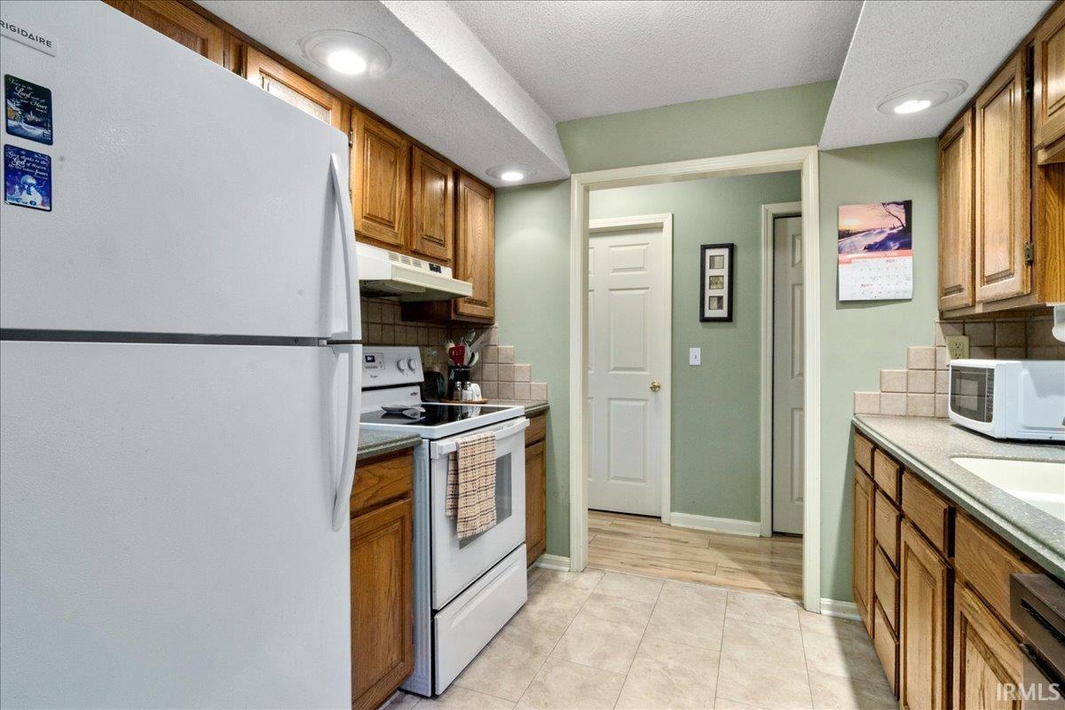 6742 Newburgh Road Evansville, IN 47715 - Photo 12 of 35