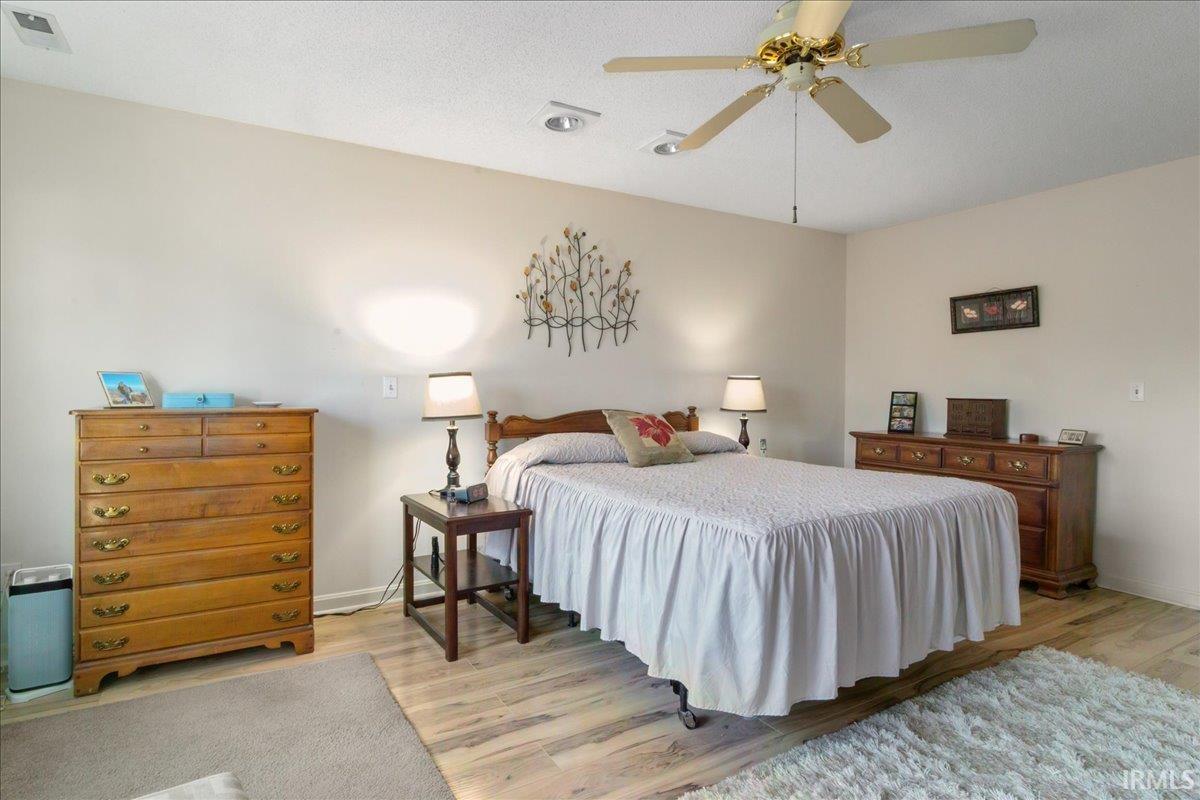 6742 Newburgh Road Evansville, IN 47715 - Photo 17 of 35