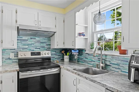 $439,900 | 1472 Wampanoag Trail, East Providence, RI 02915
