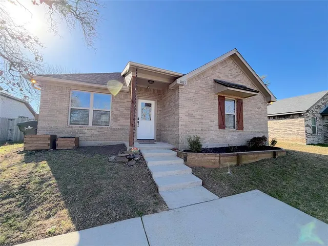 $1,600 | 1108 West Day Street, Denison, TX 75020