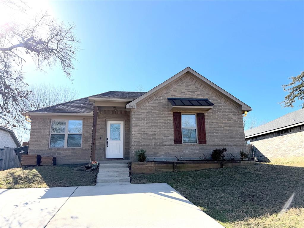 1108 West Day Street Denison, TX 75020 - Photo 2 of 24