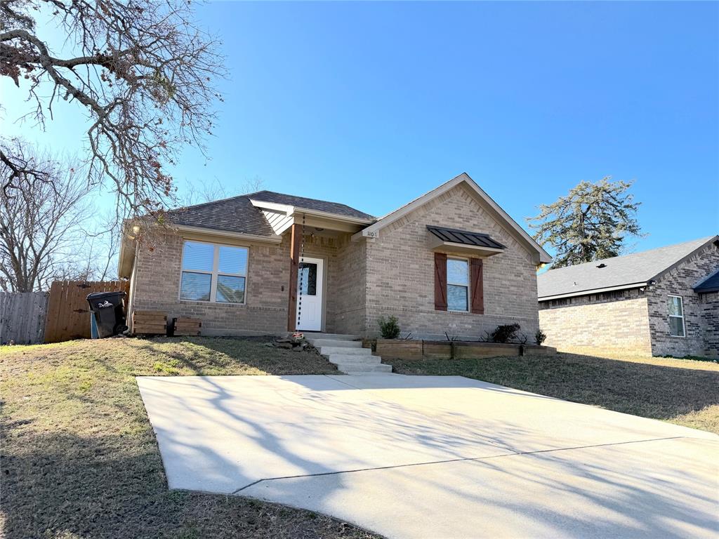 1108 West Day Street Denison, TX 75020 - Photo 3 of 24