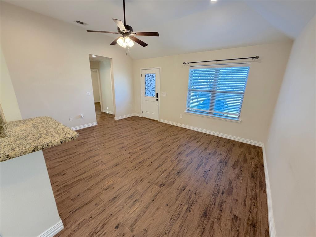 1108 West Day Street Denison, TX 75020 - Photo 4 of 24