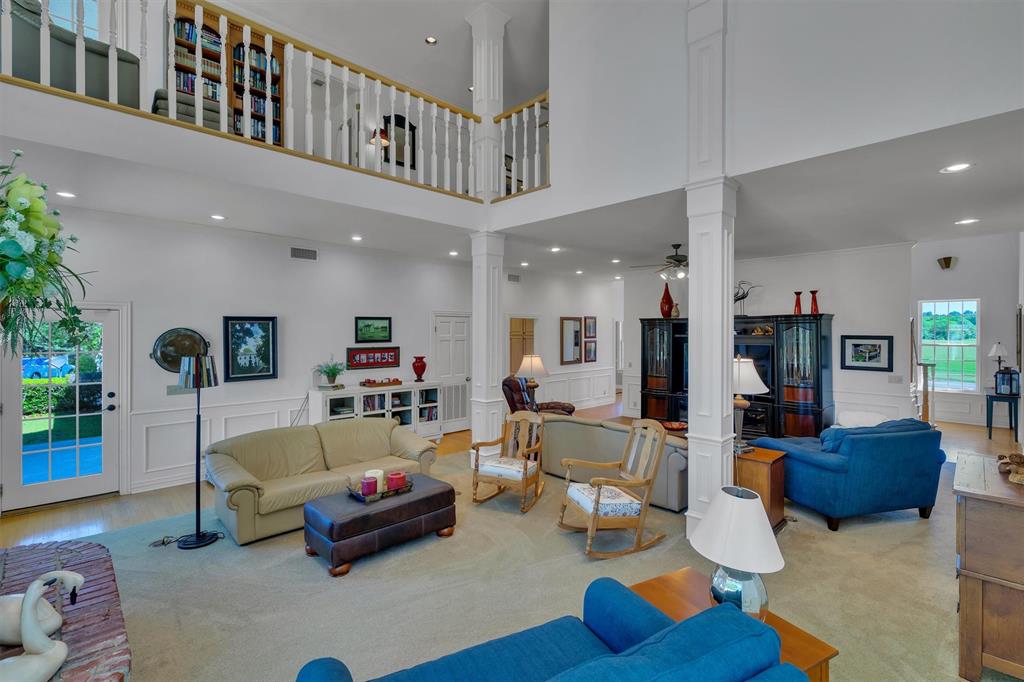 192301 North 4205th Road Antlers, OK 74523 - Photo 12 of 40 a living room with furniture
