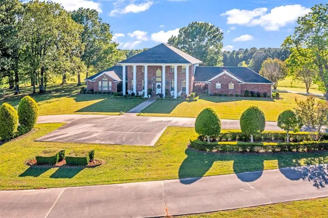 $899,000 | 192301 North 4205th Road, Antlers, OK 74523