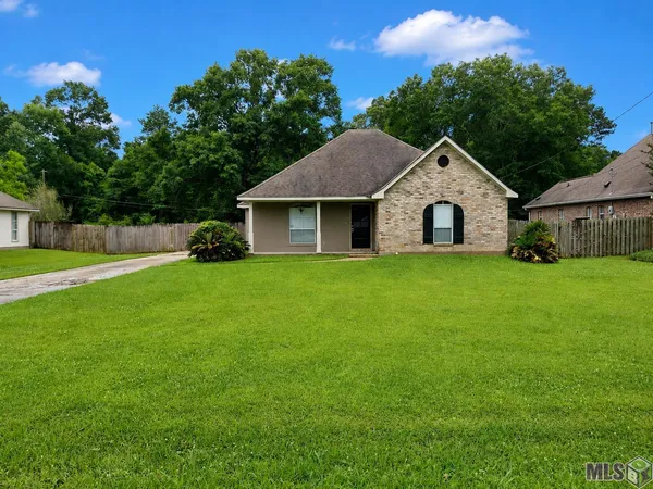 $1,700 | 13176 Brian Park Drive, Walker, LA 70785