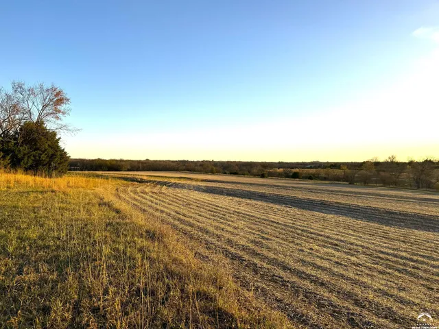 $423,000 | 627 North 900 Road, Lawrence, KS 66047