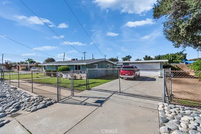 a view of outdoor space with entertaining space