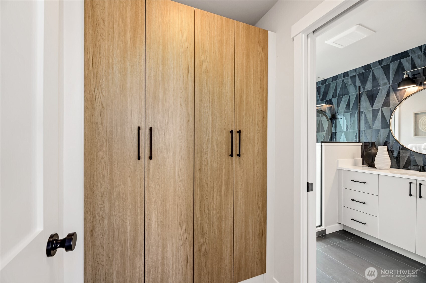 2817 Franklin Avenue East, Unit A Seattle, WA 98102 - Photo 14 of 24