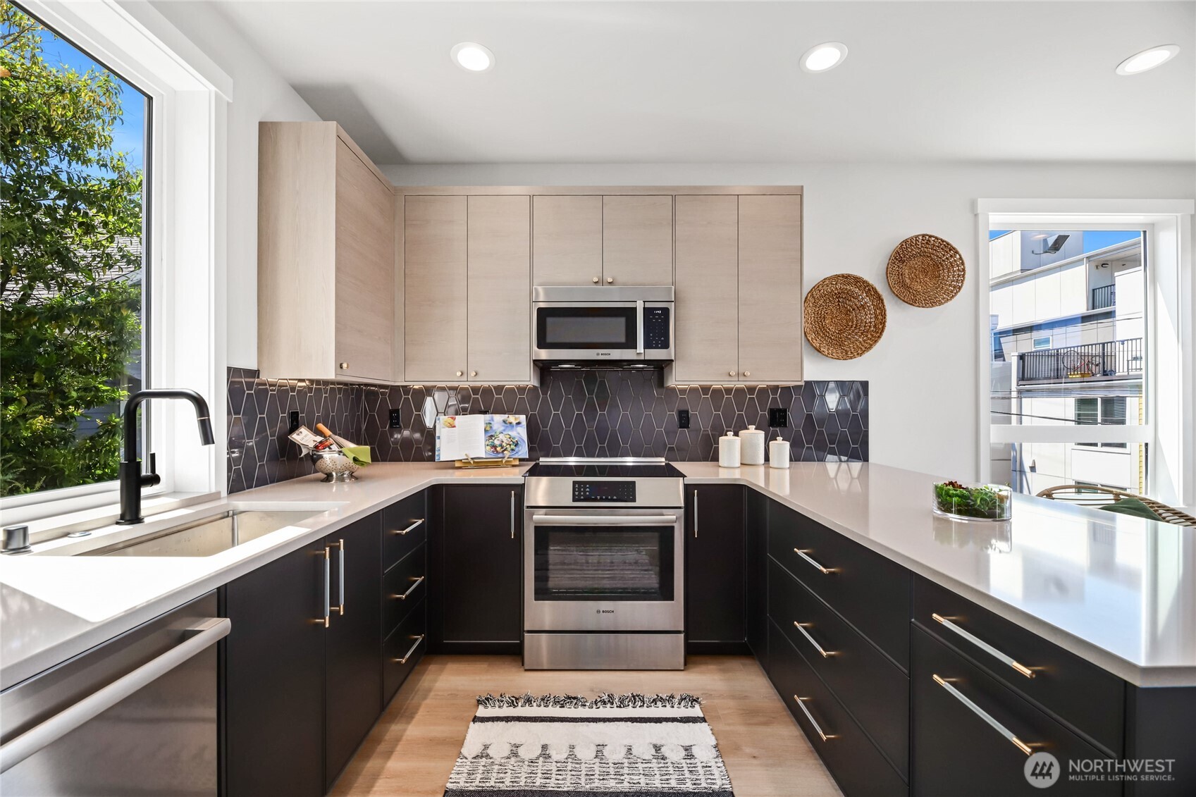 2817 Franklin Avenue East, Unit A Seattle, WA 98102 - Photo 6 of 24