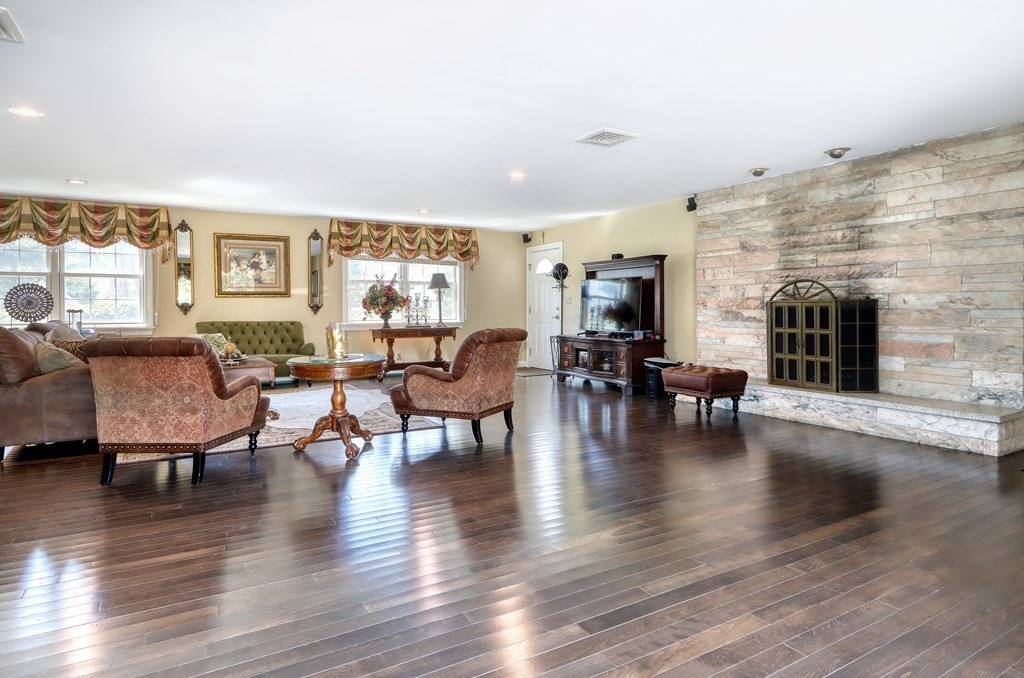 14 Phillips Brooks Road Westwood, MA 02090 - Photo 13 of 32 Gallery Image 13