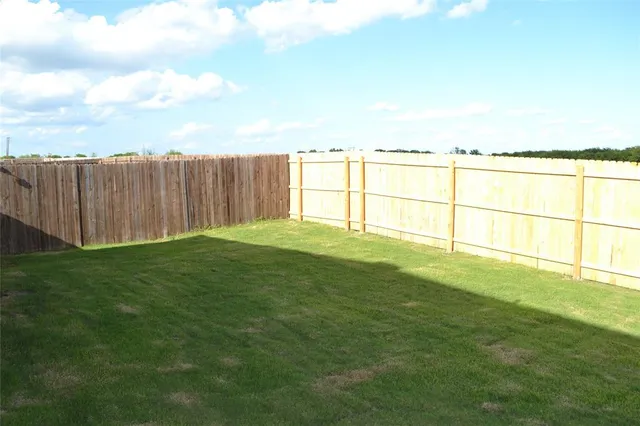 $1,650 | 921 Swan Ridge Drive, Sherman, TX 75092