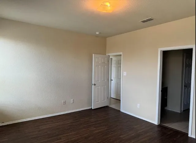 $1,650 | 921 Swan Ridge Drive, Sherman, TX 75092