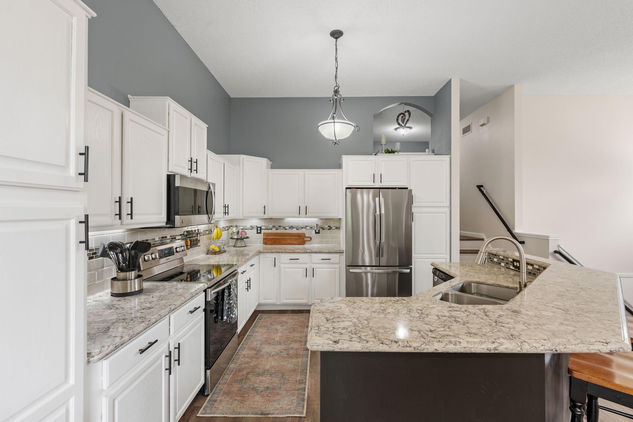 15685 Chestnut Way Rosemount, MN 55068 - Photo 12 of 54