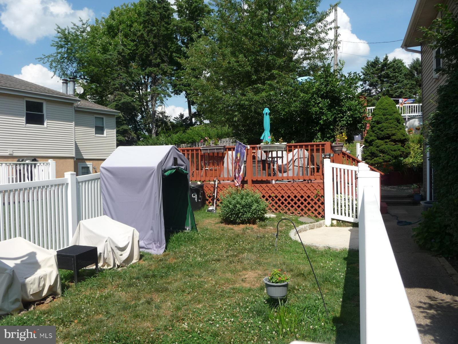 8995 Springview Road Philadelphia, PA 19115 - Photo 17 of 33